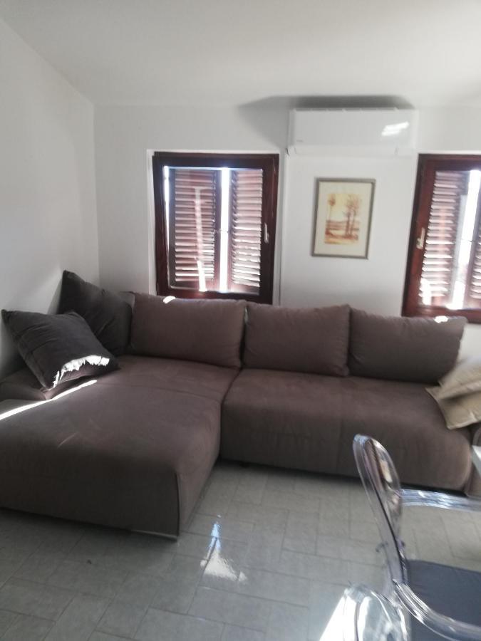 Apartmani Bono Примоштен Екстер'єр фото